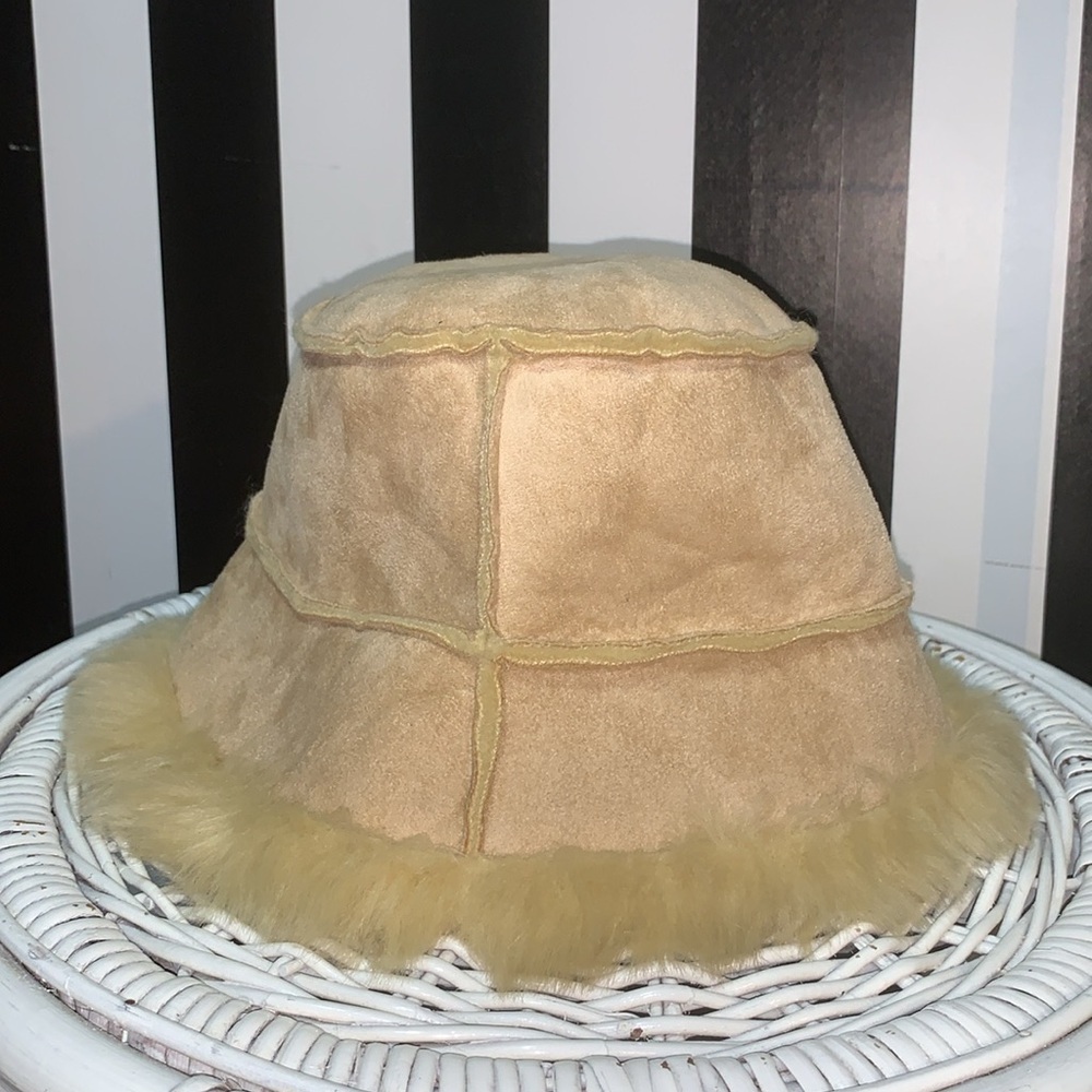 Y2K Vintage Tan Faux Suede /Fur Shearling Bucket Hat Reversible Unisex